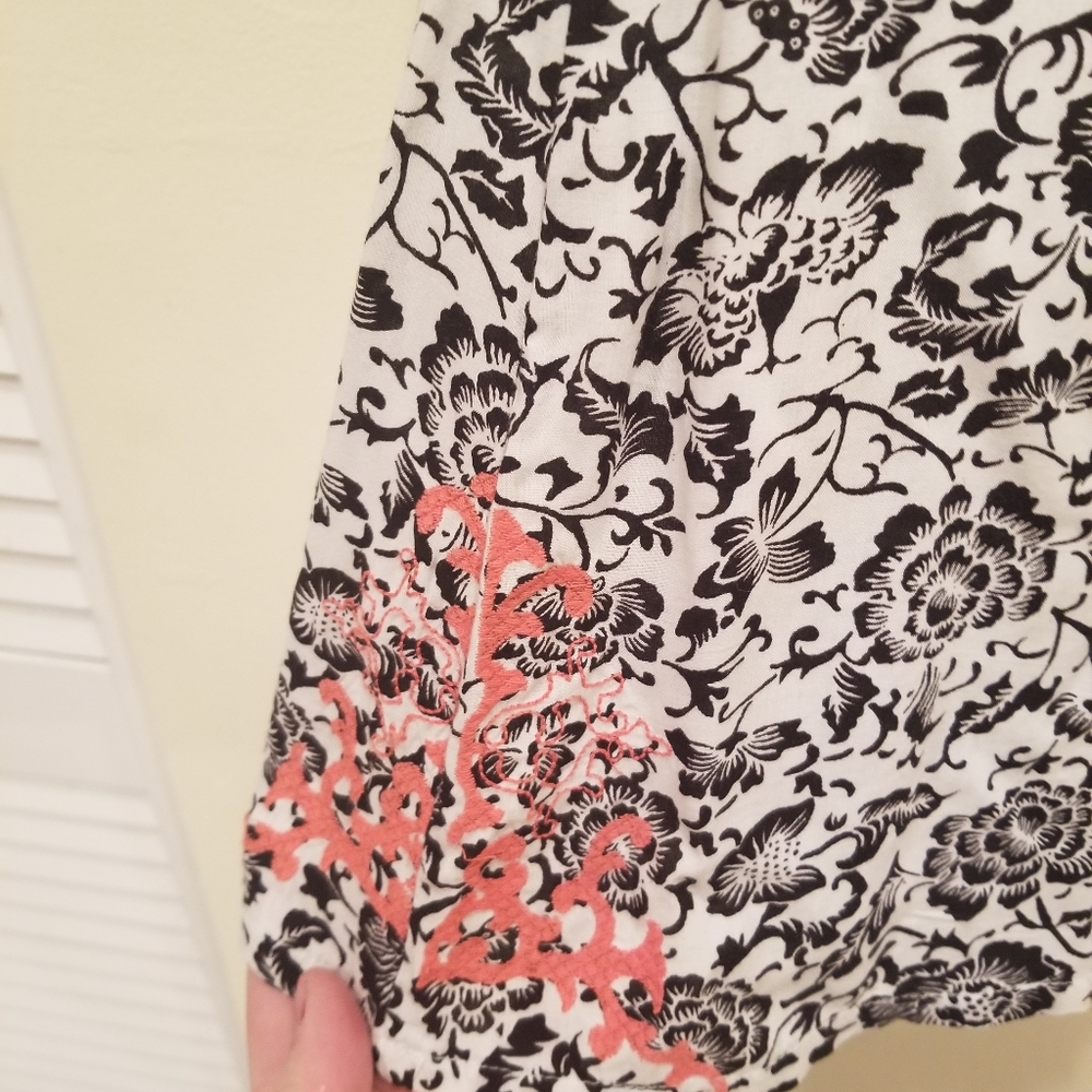 Top - Picture 3 of 4